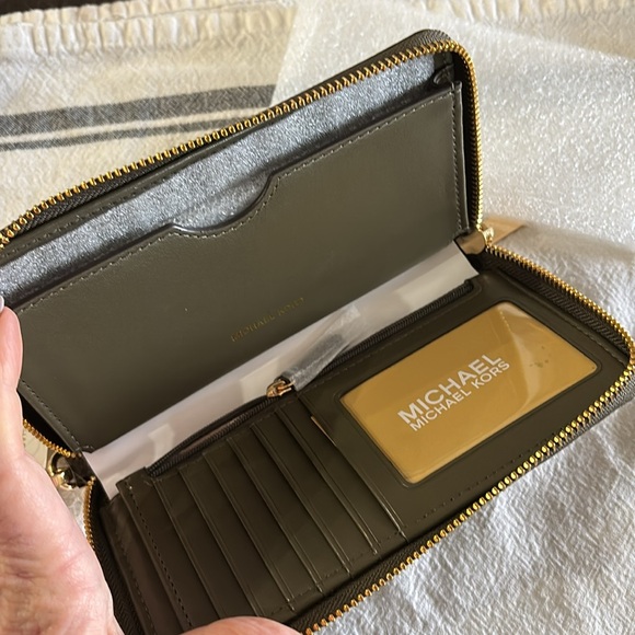 NWT Michael Kors Jet Set leather wallet - Picture 3 of 6